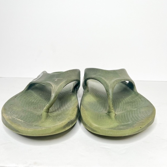 Green Thong Sandals with Thick Sole - Picture 3 of 5